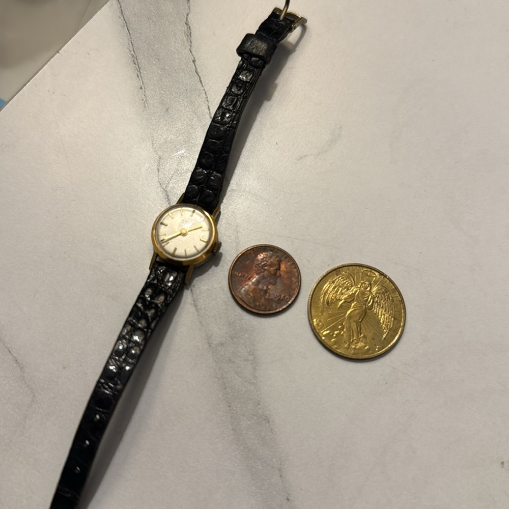Vintange Black Leather Women's Watch